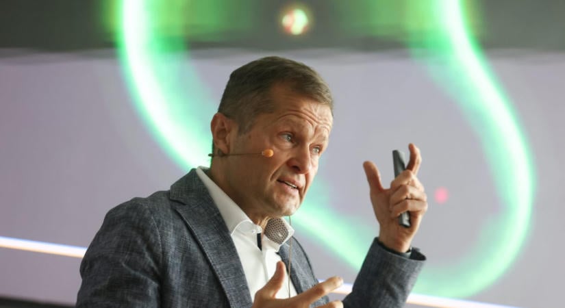 Az állam veszi át Krausz Ferenc a Fidesz által tízmilliárdokkal kitömött kutatóközpontját