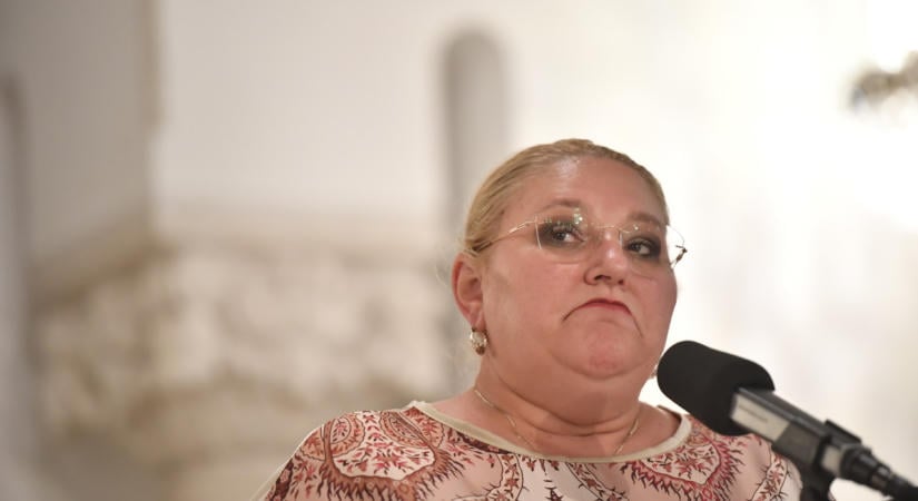 Bíróság elé küldték Șoșoacát az olasz stáb bezárása miatt
