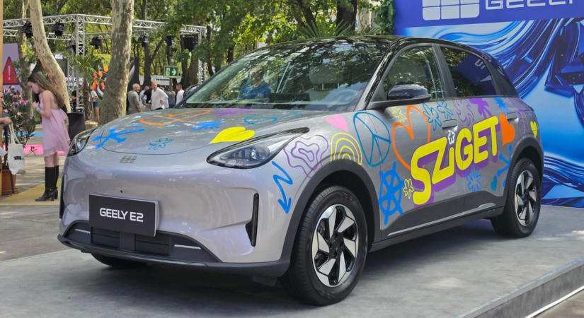 A világ legnépszerűbb kisautója a Szigeten: beültünk a nyomott árú Geely E2 villanyautóba
