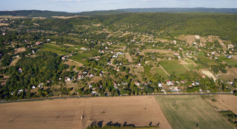 Tiszta Monaco: mágnesként vonzza a lakókat a Balaton környéki falu, már 29 országból költöztek ide külföldiek