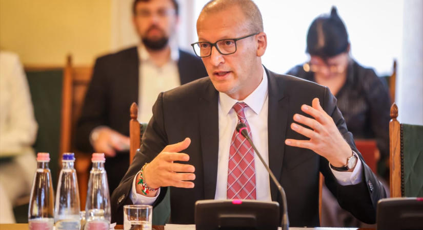 Tarr Zoltán bocsánatot kért az előző kormányok „háborús pszichózisa” és gyűlölködése miatt