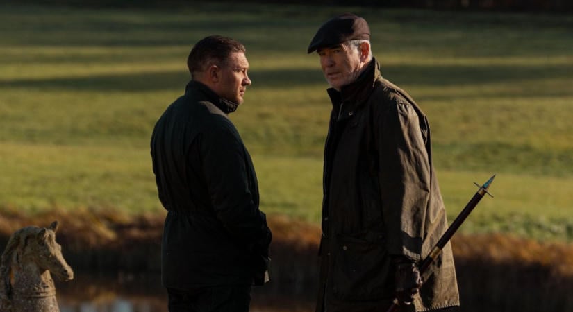 Pierce Brosnan megtörte a csendet a Tom Hardy körüli balhéról