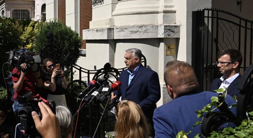 „Engem végülis a fiatalok küldtek el” – Orbán megmutatta a Fidesz-székházat, ami olyan, mint egy anyai húsleves
