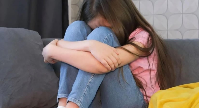 Éheztette és bántalmazta a 11 éves kislányt egy borsodi nevelőszülő, még a WC használatát is megtiltotta neki