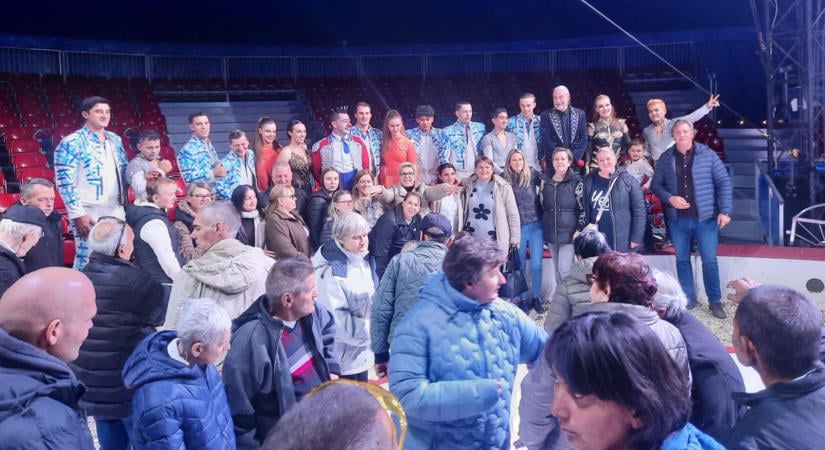 Volt, aki hasonlót sem látott még! – különleges előadáson jártak a hodászi idősotthon lakói - fotókkal!