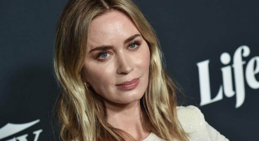 Emily Blunt ebben a káprázatos lila ruhában lopta el a show-t a vörös szőnyegen