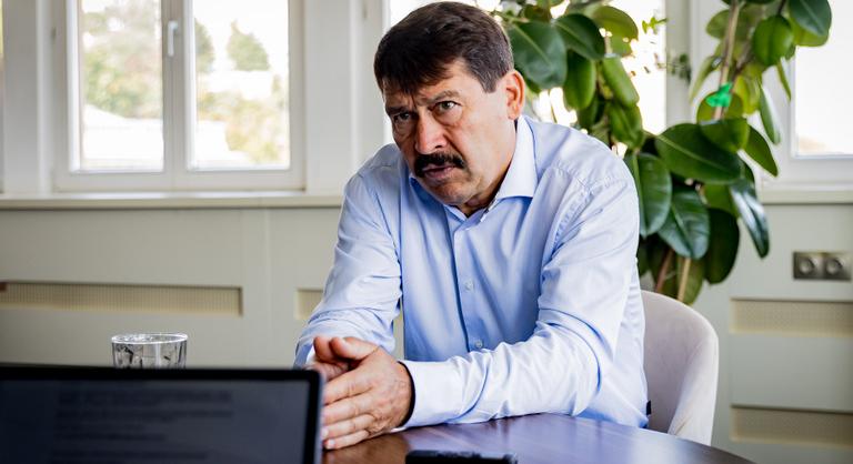 Áder János bejelentette: büntető- és polgári pert is indít Magyar Péter ellen
