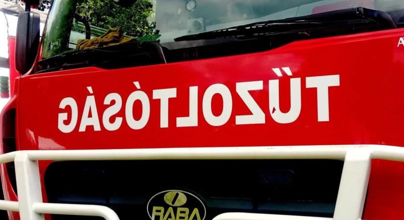 Ég az aljnövényzet Külsővatnál, közel tizenöt hektárra terjedt ki a tűz