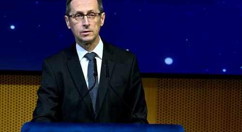Varga: a szétaprózódó pénzügyi világ felértékeli a stabil intézmények jelentőségét