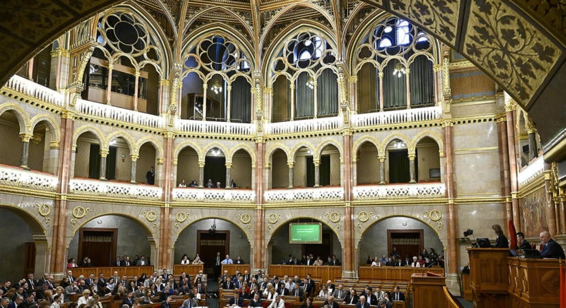Súlyos ügyekről lesz szó hétfőn a parlamentben, kiderült a menetrend