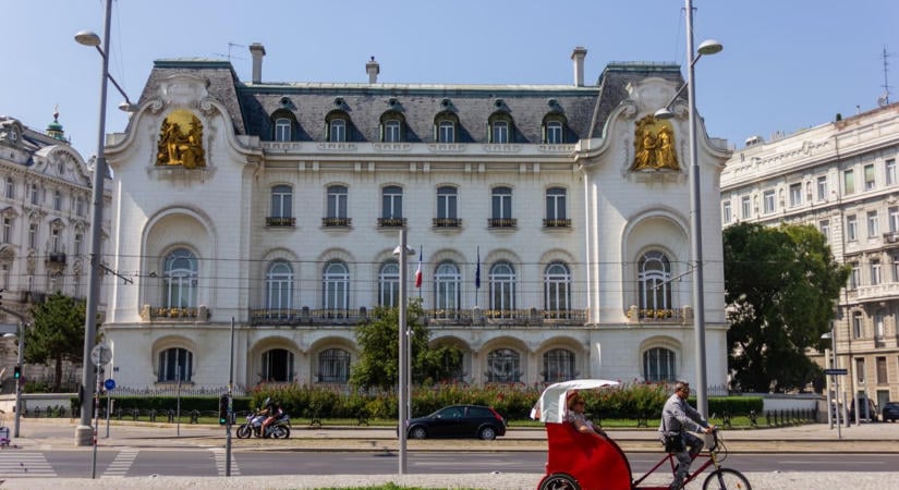 Ahol minden hatodik orosz diplomata titkosszolgálathoz lehet bekötve – melyik bécsi épületen sűrűsödött az antennaerdő?
