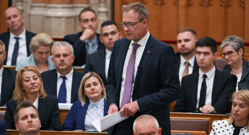 Trágár kijelentése miatt kényszerült bocsánatkérésre a tisztás képviselő a parlamentben
