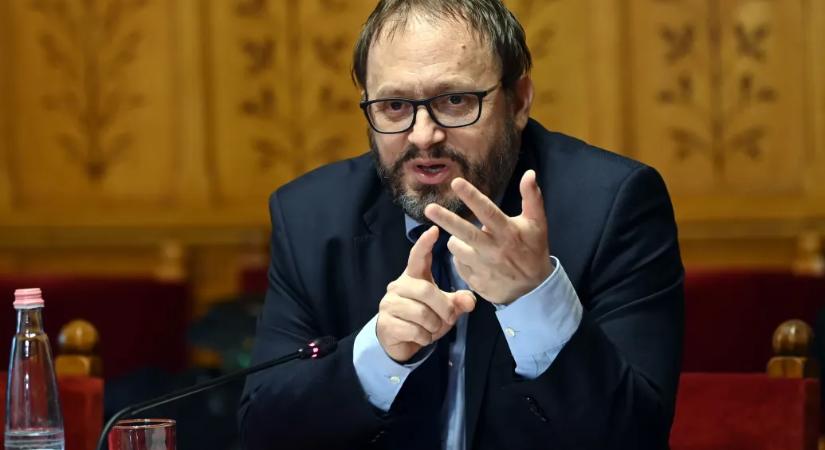 Adóelkerülési kiskapukat és kastélyfelújítási kedvezményt is megszüntet az EU-pénzekért a kormány