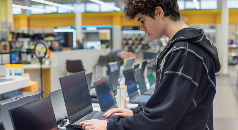 Százezer alatt is van élet? Indul a techroham, ezek most a legjobb iskolakezdő ajánlatok