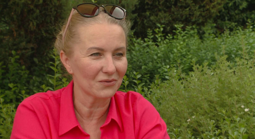 Pólóban és sportcipőben állt oltár elé a Barátok közt Julija