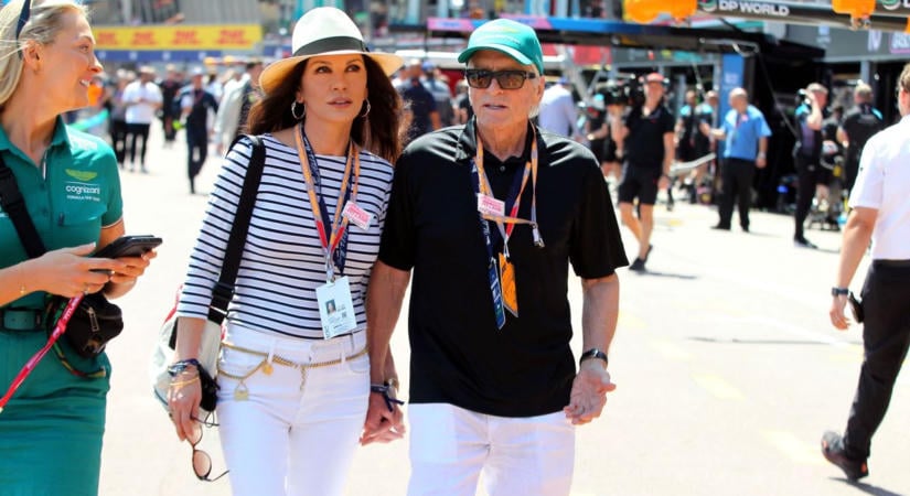 Közös szülinap: Catherine Zeta-Jones intim fotót posztolt 82 éves férjével, Michael Douglasszel