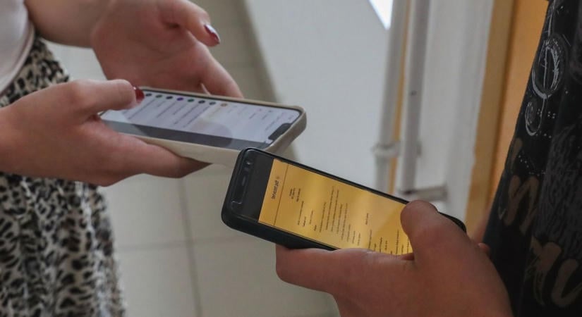 Titokzatos zöld pötty a telefonon: ezt érdemes tudni róla