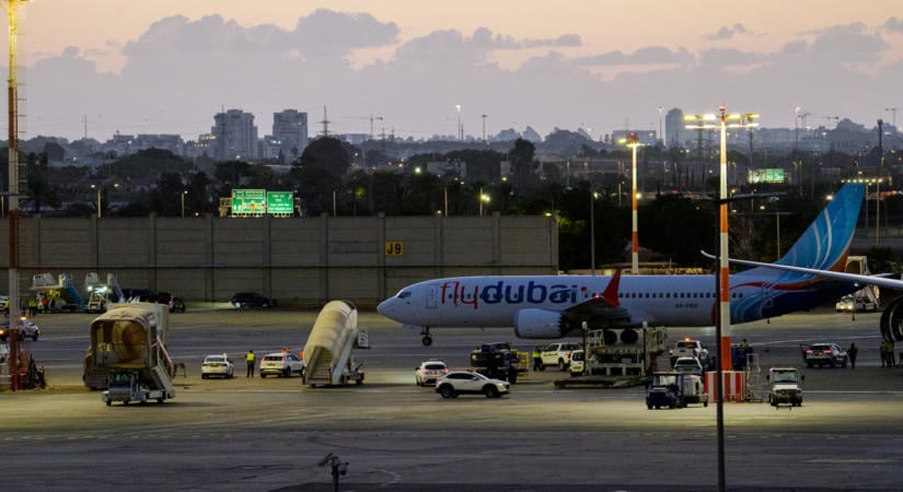 Zuhanás közben ugrott be a fülkébe a két szabadnapos pilóta a Flydubai járatán