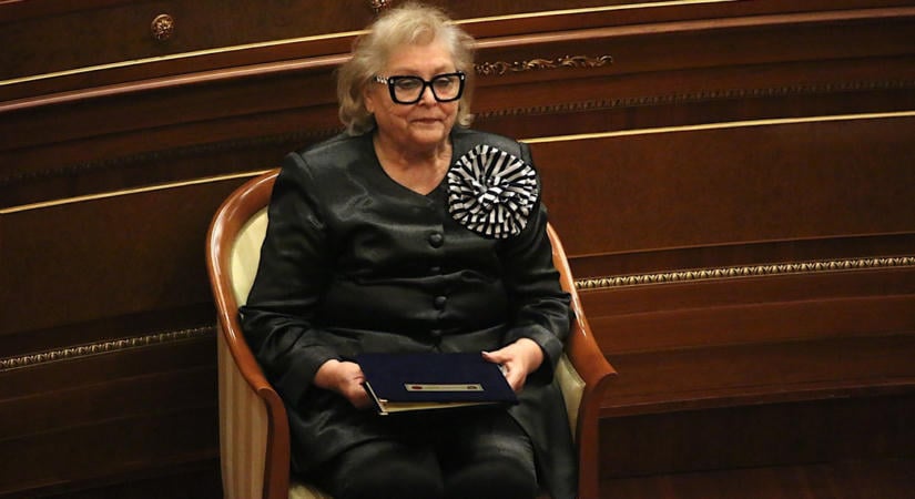 Éjfél előtt dőlt el Koszovó sorsa, politikai alku hozta meg az új államfőt