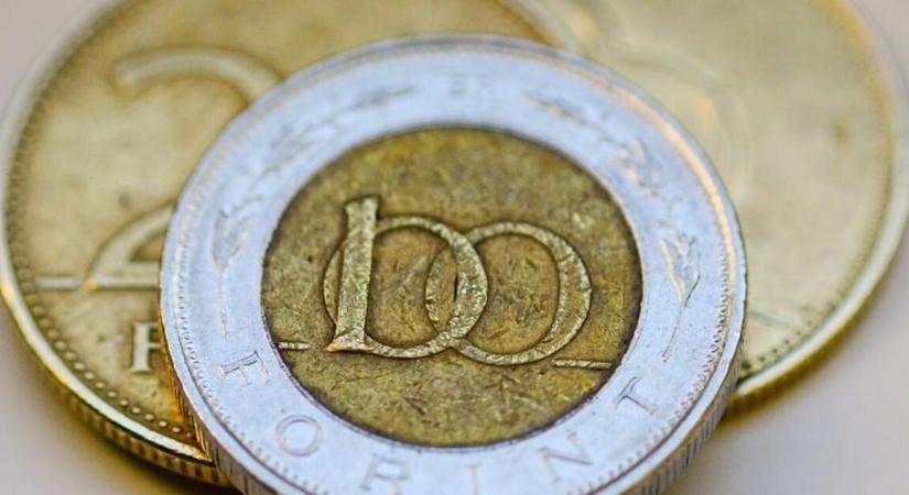 Mit művelt a forint? Így adják és veszik az eurót péntek este