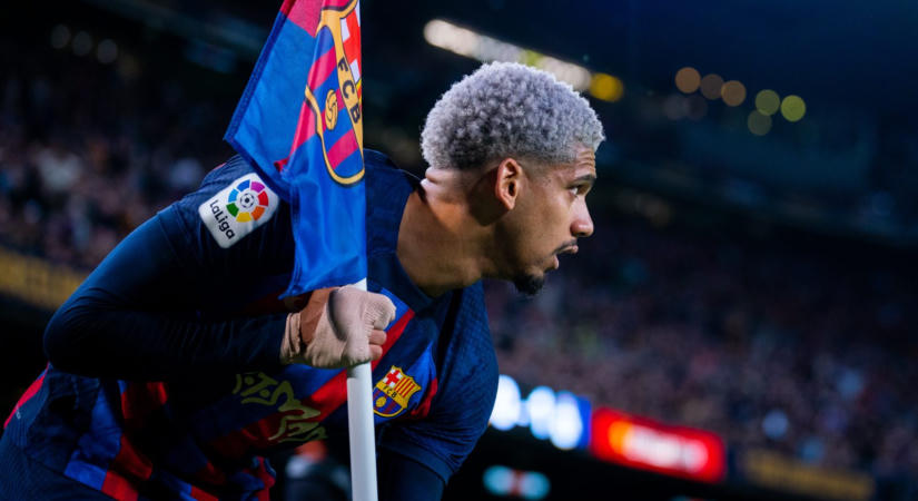 35 millió eurós védőt vesz Ronald Araújo helyére az FC Barcelona