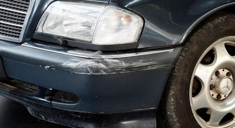 Eladó egy ütött-kopott Mercedes kombi, ami egykoron Niki Laudáé volt