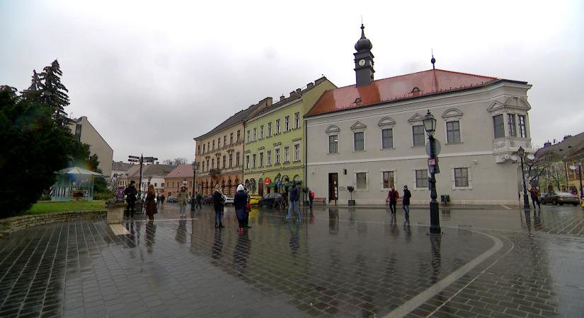 Már csak regisztrációval és borsos felhajtási díjjal mehetnek fel a Budai Várba a turistabuszok