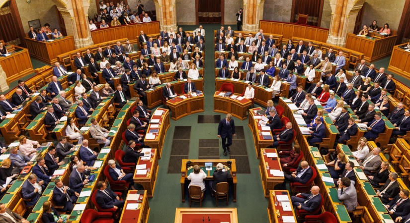 Elfogadta az Országgyűlés „a júliusi adócsomagot”