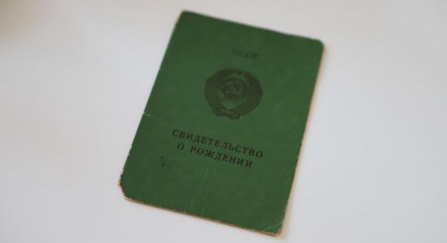 A szovjet születési anyakönyvi kivonatok továbbra is érvényesek Ukrajnában, nem kell cserélni őket