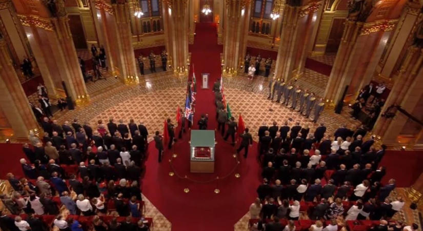 Ők az állami kitüntetettek – Hírek az Országház Kupolacsarnokából…