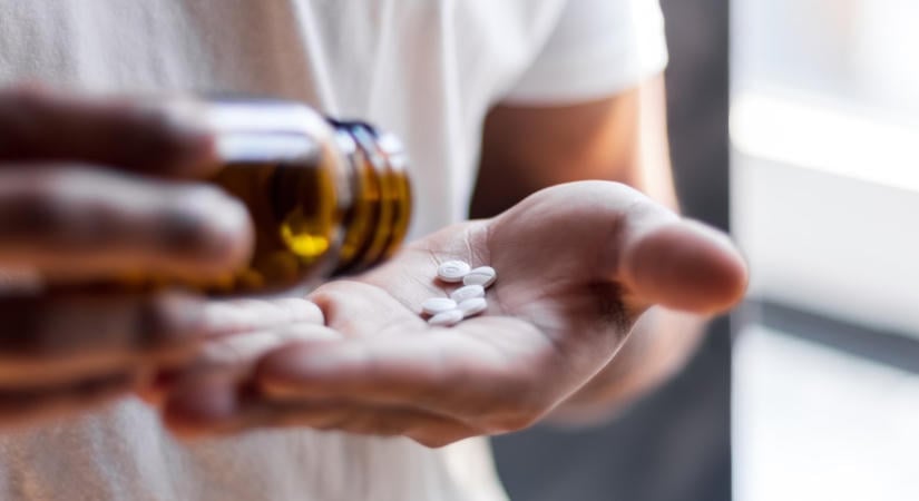 Egy népszerű étrend-kiegészítő felgyorsíthatja az Alzheimer-kór lefolyását