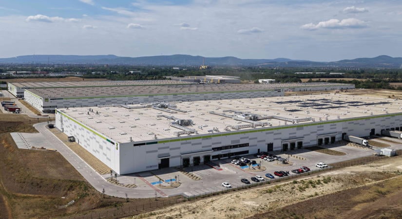 Gyógyszeripari igényekre szabott logisztikai központot alakított ki az Egis számára a HelloParks Fóton