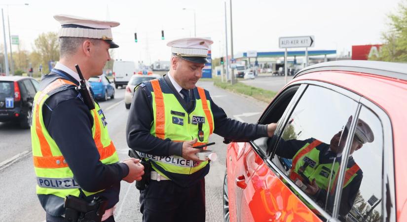 Sofőrök, figyelem: így változik a kötelező felszerelések sora