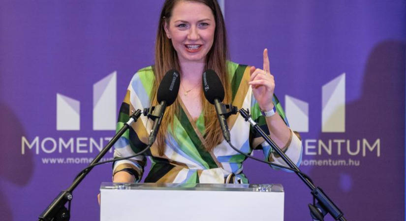 A milleniál generáció legstílusosabb magyar politikusnője: Donáth Anna nem fél a vibráló árnyalatoktól