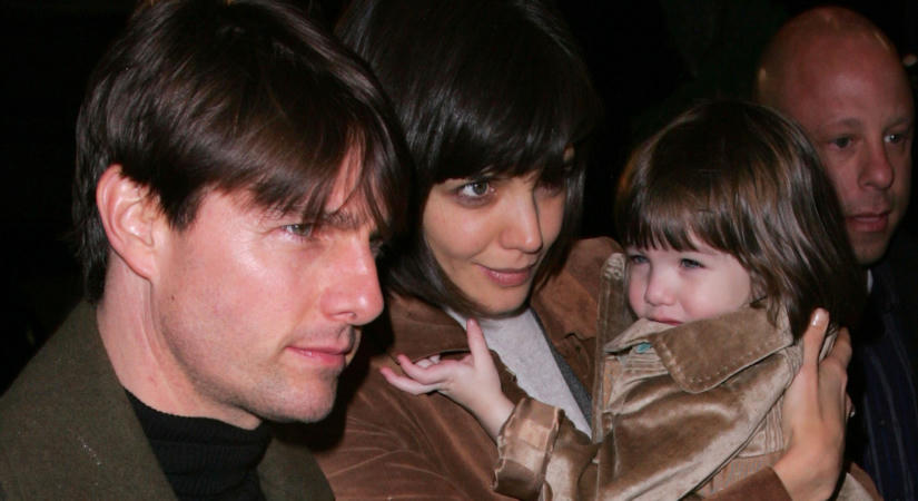 Tom Cruise és Katie Holmes lánya színésznőnek állt: Suri 20 évesen lépett először színpadra