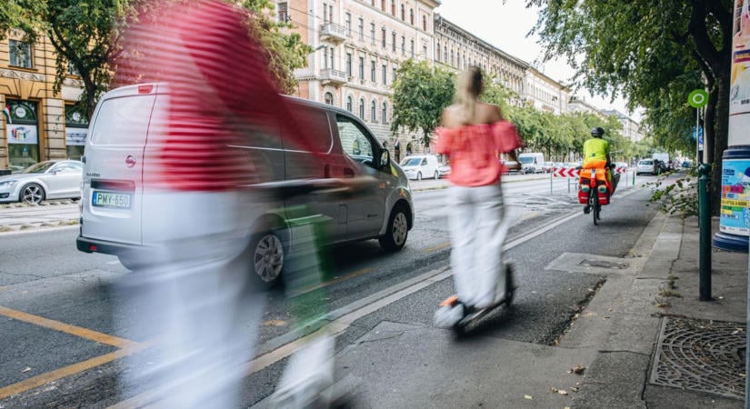 Vitézy kérdőívben méri fel, szükség lenne-e az elektromos rollerek szigorúbb szabályozására