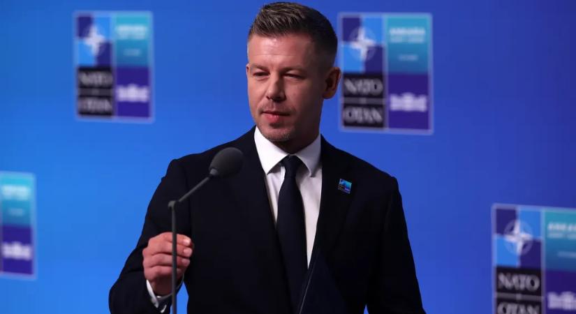 Magyar Péter szerint a Fidesz és Sulyok alkotmánybírósági beadvánnyal fúrná meg a legújabb alkotmánymódosítást, reagált rá Gulyás is