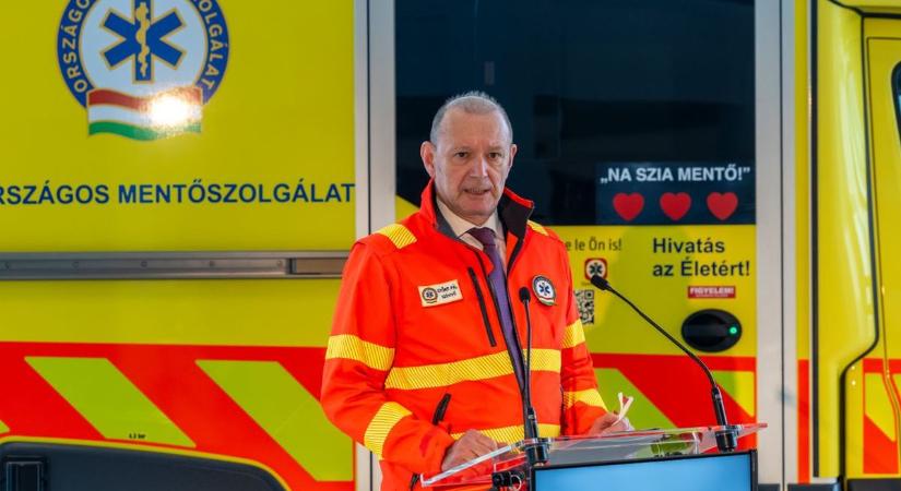 Búcsút intett az Országos Mentőszolgálatnak Győrfi Pál