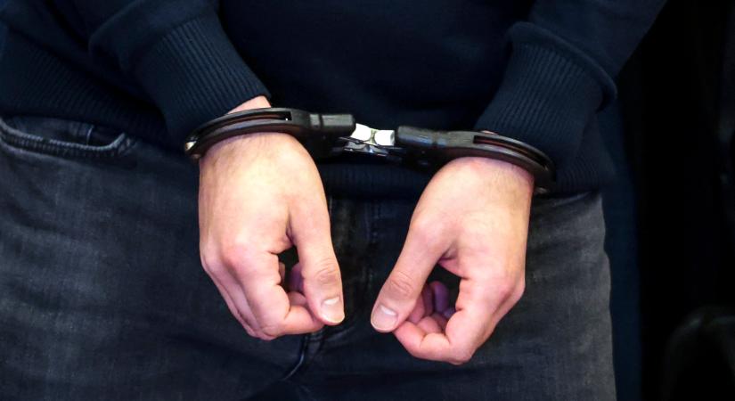 Illegálisan behozott légfegyvereket árusítottak a józsefvárosi piacon