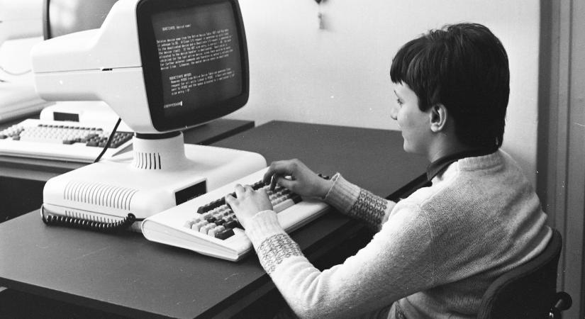 Hallatlan meglepetés a nem létező Kubatov-lista jegyében: mától megint lehet online is lehet nemzetikonzultálni