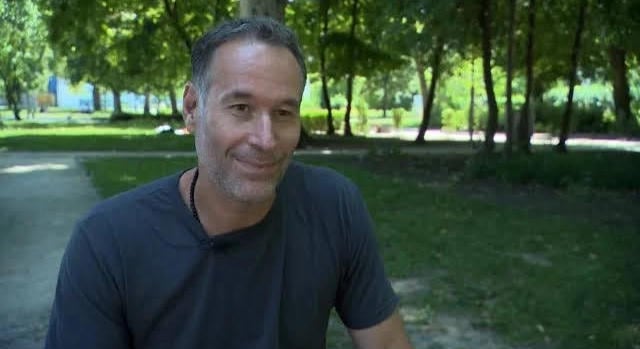 Mexikói kalapban és gitárral pózolt Noszály Sándor Oroszlán Szonja mellett