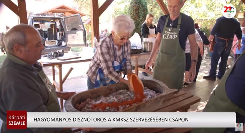 Hagyományos disznótoros a KMKSZ szervezésében Csapon (videó)