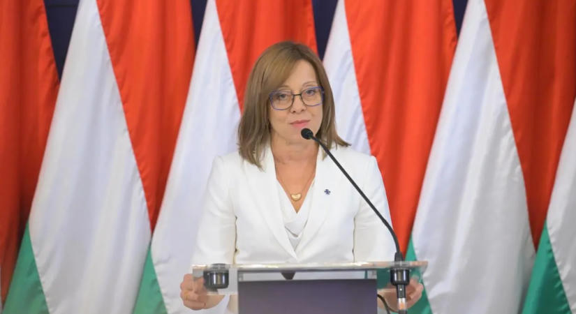Hőség – Folyadékpótlásra és a tűző nap kerülésére hívja fel a figyelmet az országos tisztifőorvos