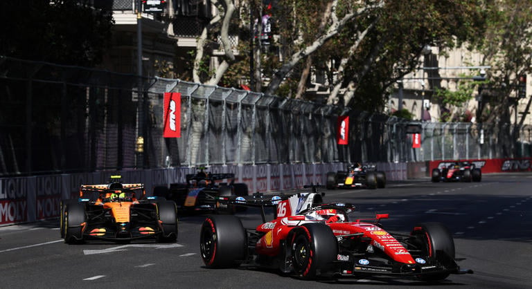 Balesetekből nem volt hiány, a vb-címvédő Lando Norris is kiesett az Azeri Nagydíjon