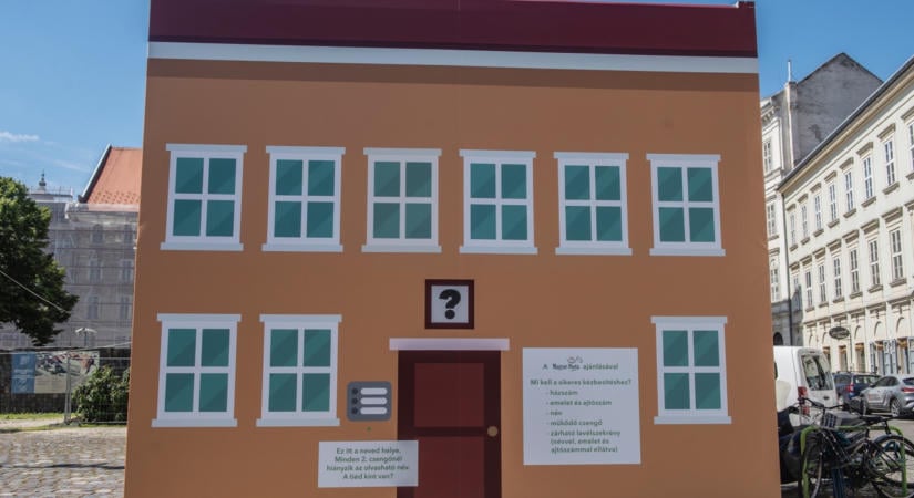 Négy év alatt a felére csökkent a saját üzemeltetésű posták száma