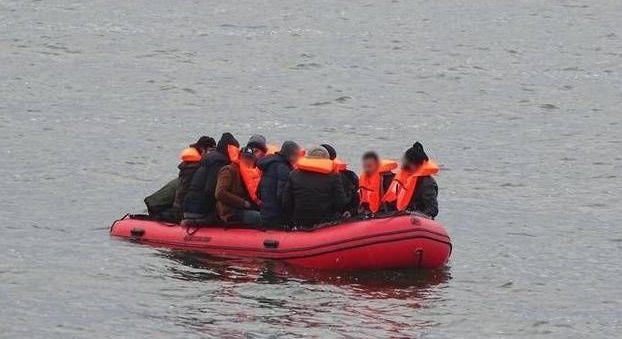 Egy több mint 300 migránst szállító hajó süllyedt el Jemen felé