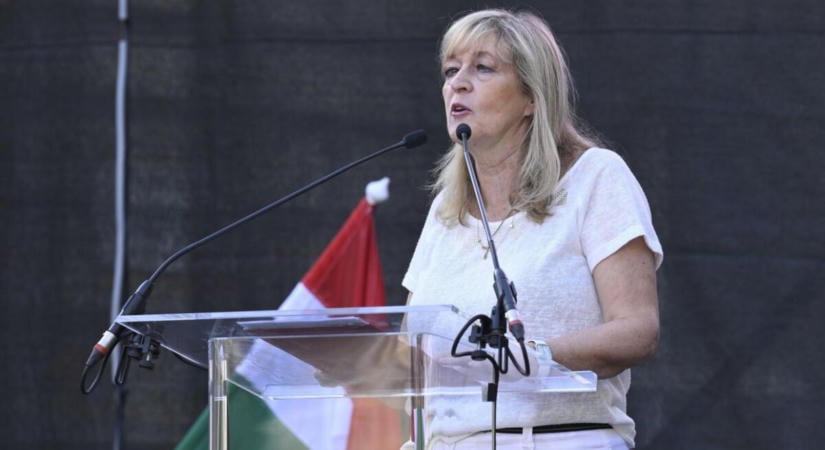 Tüntetést tartott a Fidesz maradéka, amiért egy hétre bezárt a Terror Háza Múzeum