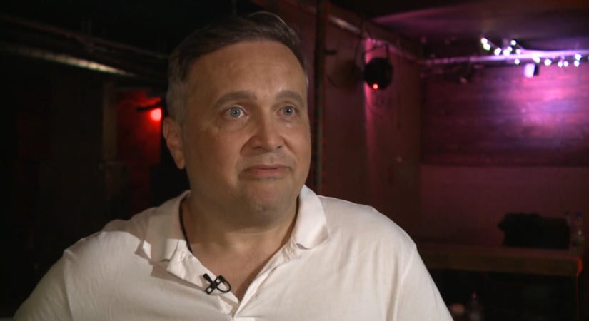 Saját magáról mintázta a Panelhősökbeli karakterét Götz Attila