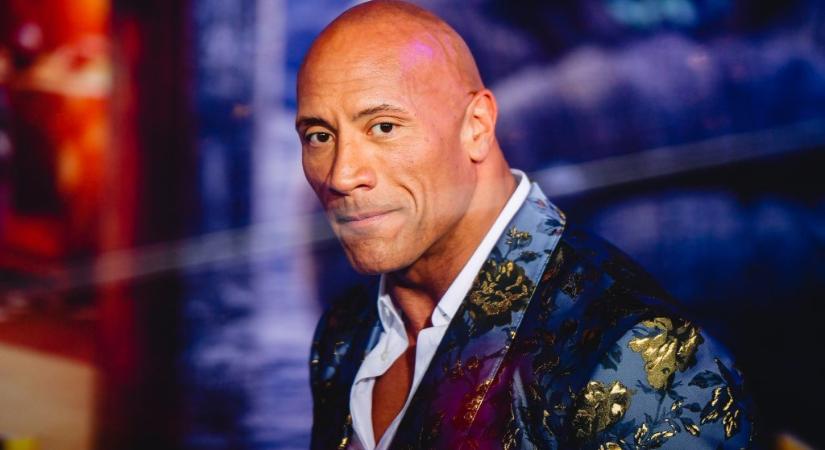Dwayne Johnson gyorsan tisztázta: nem eredeti a T-Rex koponya a nappalijában