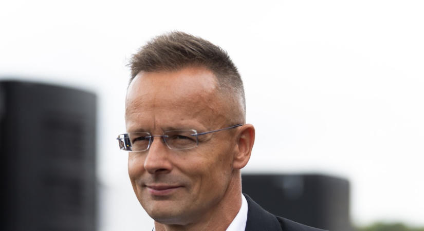 Szijjártó Péter per nélkül bukott 825 ezer forintot